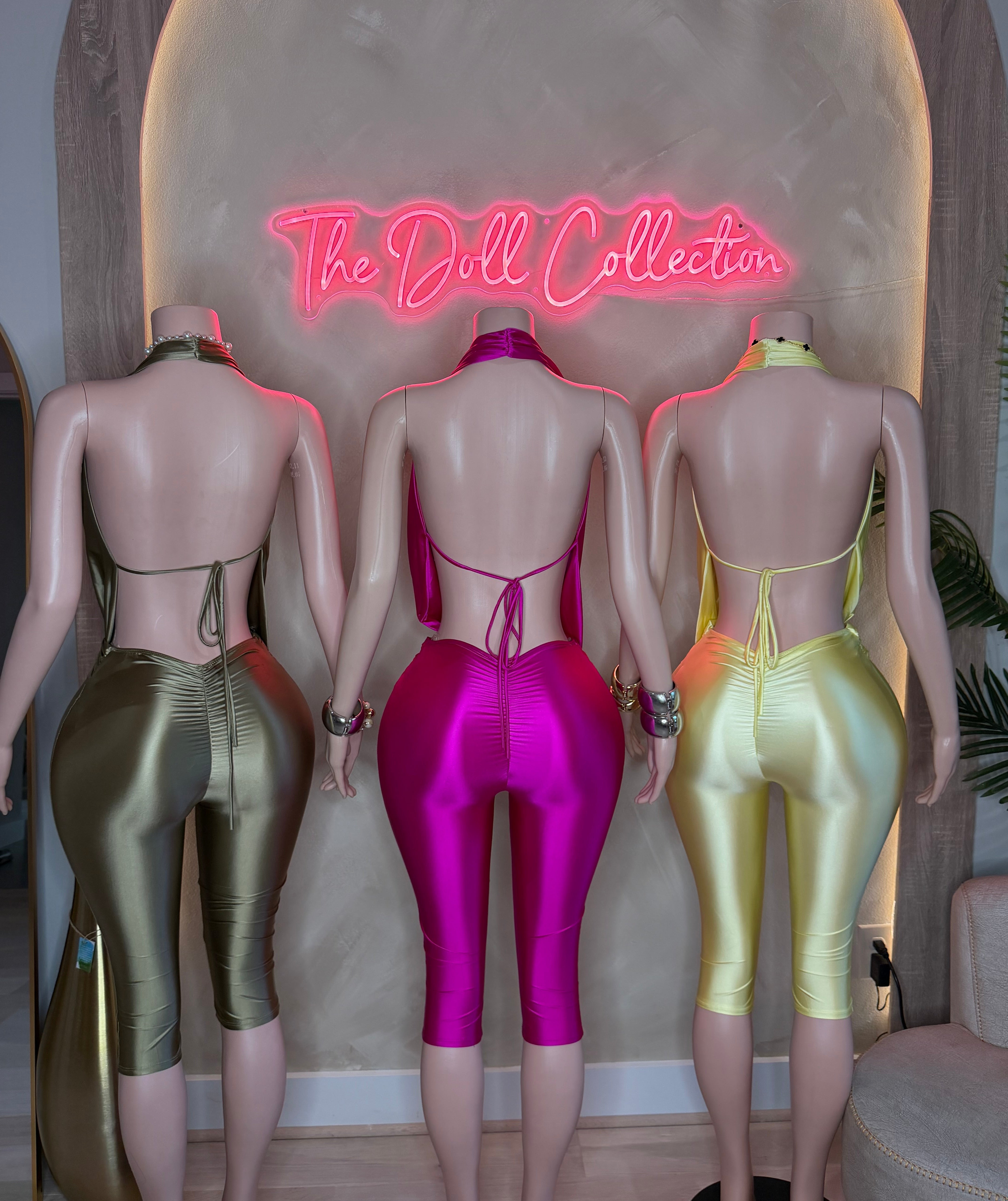 Angela Capri Set
